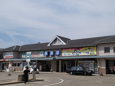 まずは、豊岡駅